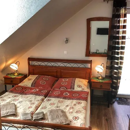 Pod Zamkom Penzión pre hostí 2*