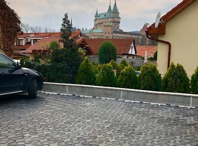 Pod Zamkom Guest house 2*